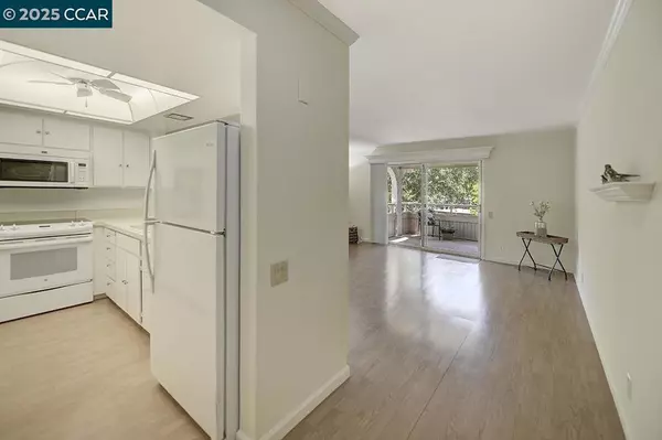 Walnut Creek, CA 94595,4033 Terra Granada Dr #9C