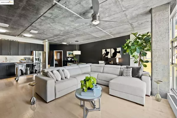 311 Oak St #720, Oakland, CA 94607