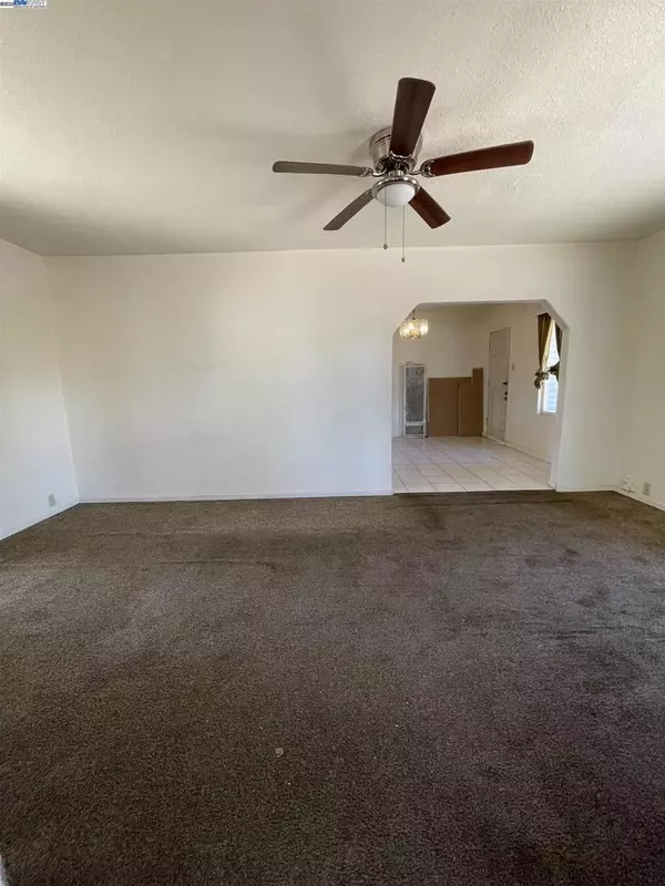 Sacramento, CA 95824,2750 33rd Ave