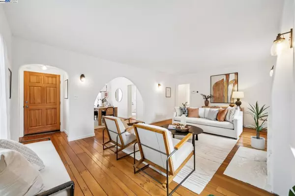 Oakland, CA 94619,3764 35TH AVENUE