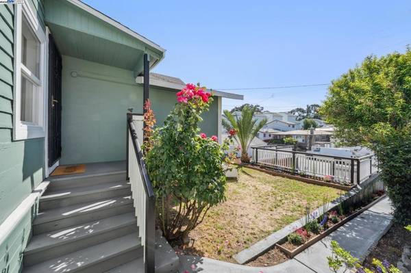 Oakland, CA 94601,2449 26TH AVENUE