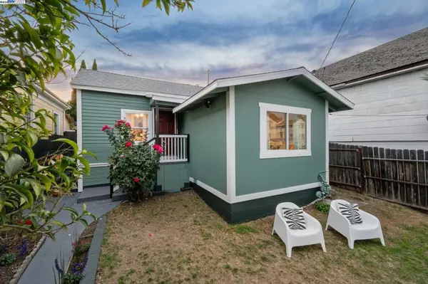 Oakland, CA 94601,2449 26TH AVENUE