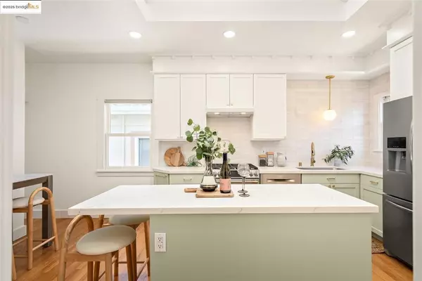 428 Cavour St, Oakland, CA 94618