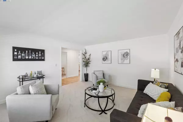 Pleasanton, CA 94566,573 Junipero St