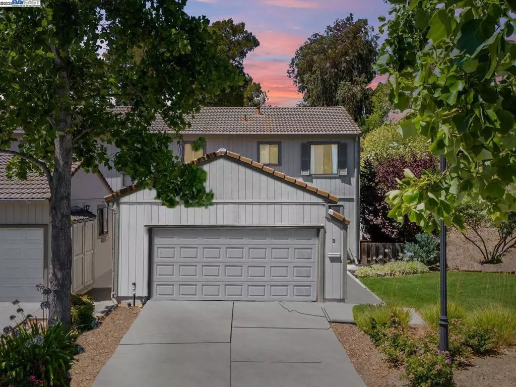Hercules, CA 94547,9 Moraine Court