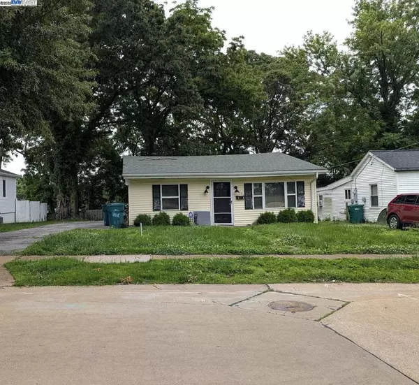 704 N Elm Ave, St Louis, MO 63119