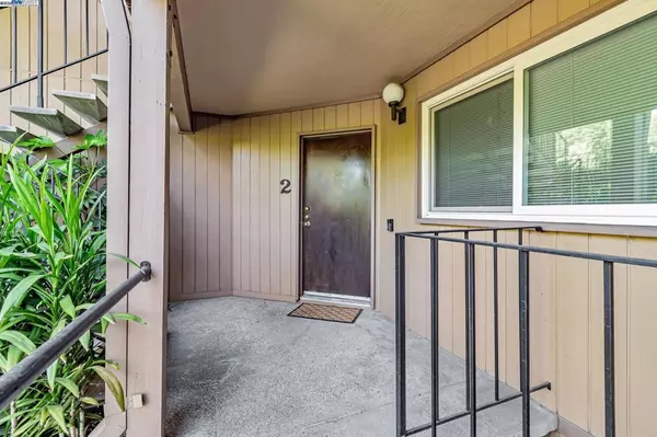 Oakland, CA 94605,7610 Mountain Blvd #2
