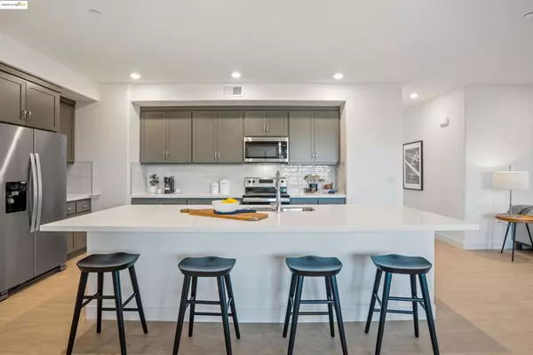 Hayward, CA 94544,500 Somi Ct. #209