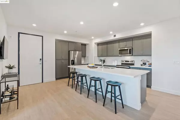 Hayward, CA 94544,500 Somi Ct. #209