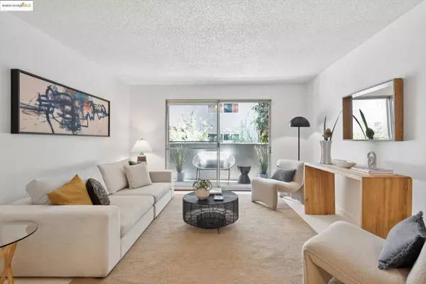 Oakland, CA 94611,150 Pearl St #212