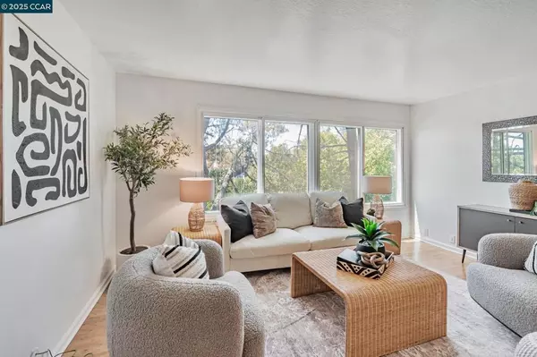 Oakland, CA 94610,455 Crescent St #207