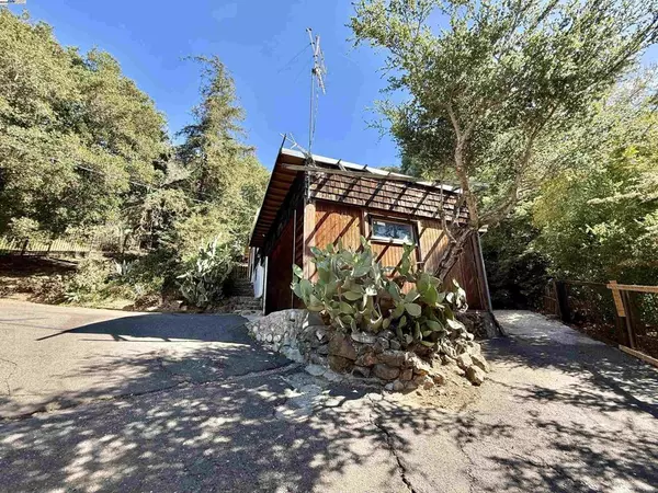 Oakland, CA 94605,7308 Altura Pl