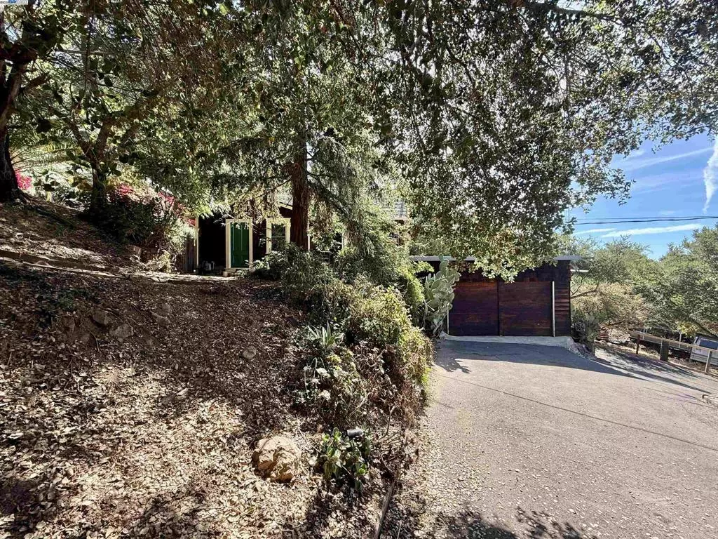 Oakland, CA 94605,7308 Altura Pl