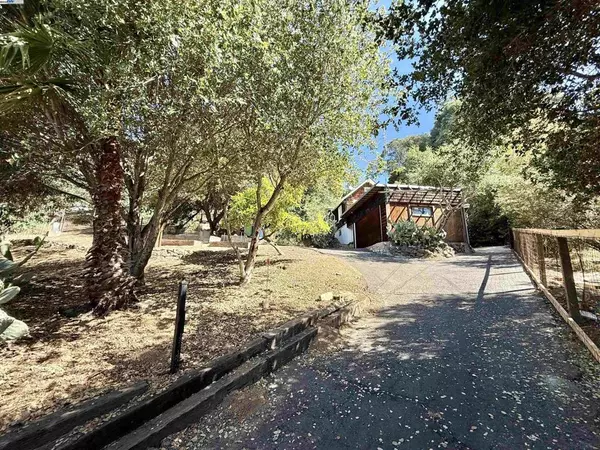 Oakland, CA 94605,7308 Altura Pl