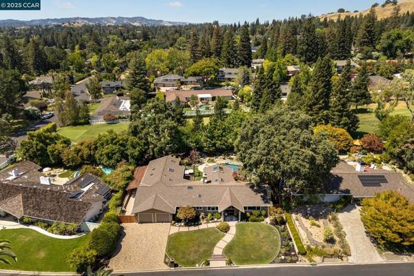 Alamo, CA 94507,9 Saint Andrews Pl
