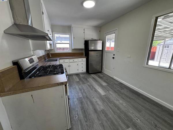 San Lorenzo, CA 94580,610 Via Mirabel