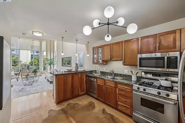 San Francisco, CA 94107,950 Harrison #223