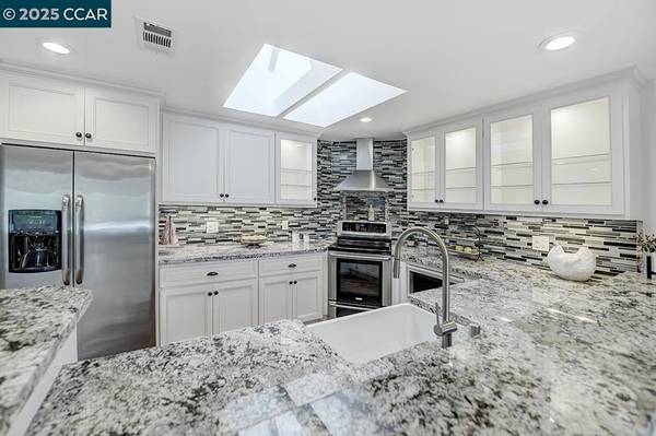 Walnut Creek, CA 94595,1232 Skycrest Dr #9