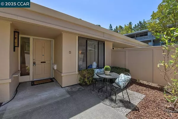 Walnut Creek, CA 94595,1152 Fairlawn Ct #3