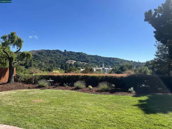 Moraga, CA 94556,11 Breck Ct