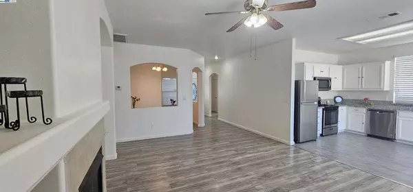 Delhi, CA 95315,16712 Sheffield St