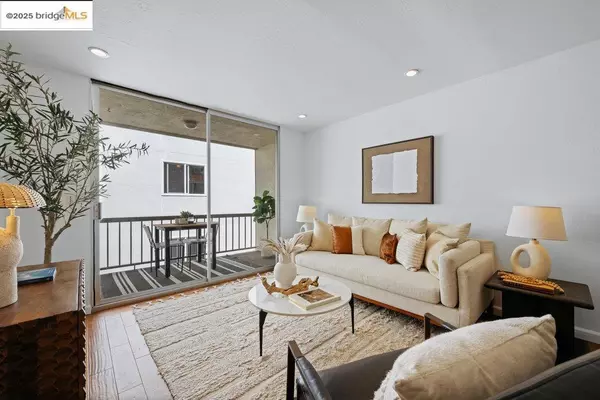 Oakland, CA 94611,250 Whitmore St #205