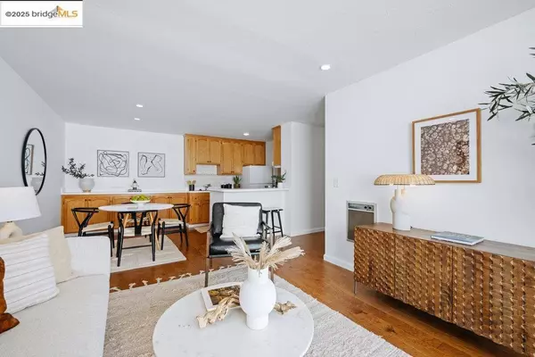 Oakland, CA 94611,250 Whitmore St #205