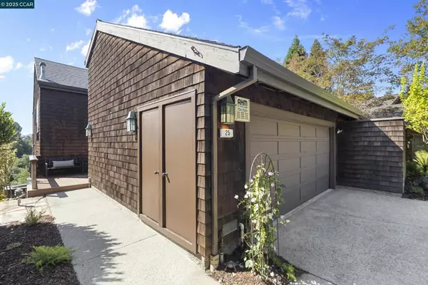 Orinda, CA 94563,25 Watchwood Ct