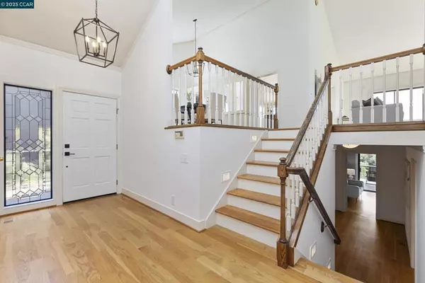 Orinda, CA 94563,25 Watchwood Ct