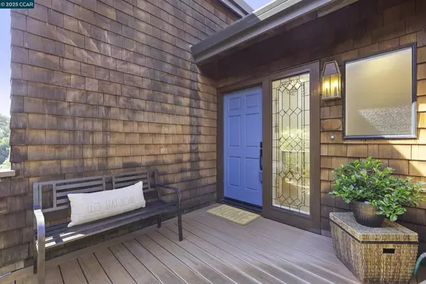 Orinda, CA 94563,25 Watchwood Ct