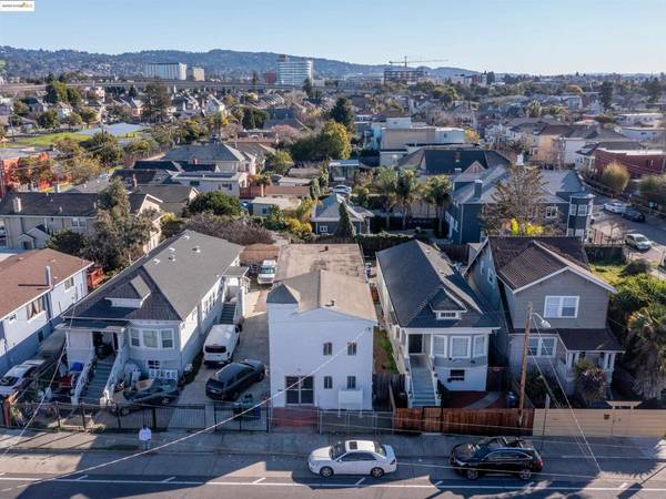 Oakland, CA 94608,3214 Market St