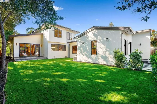 Palo Alto, CA 94306,923 Shauna
