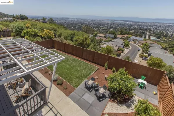 Oakland, CA 94619,381 Crestmont Dr