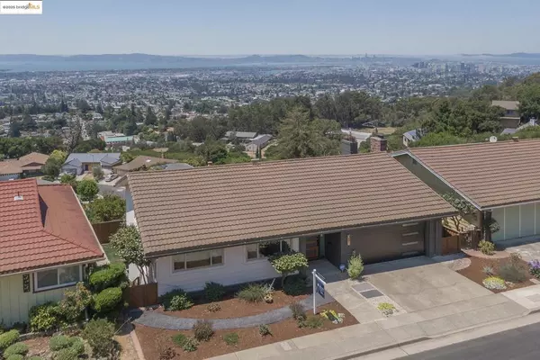 381 Crestmont Dr, Oakland, CA 94619