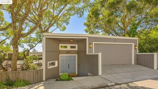 Oakland, CA 94602,4393 Bridgeview Dr