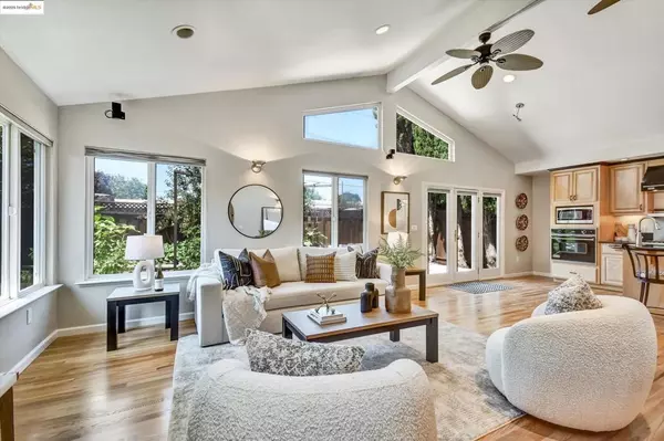 1443 Phantom Ave, San Jose, CA 95125-5220