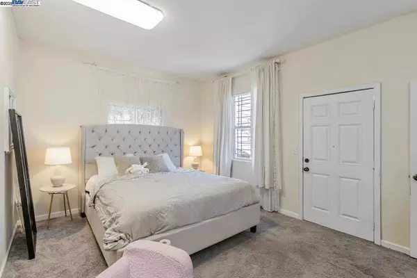 Oakland, CA 94607,2530 Market St