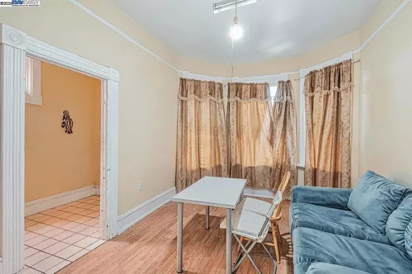 Oakland, CA 94607,2530 Market St