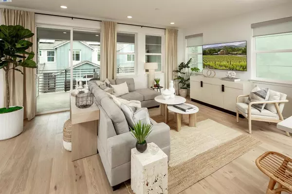 156 Compass Drive, Napa, CA 94558