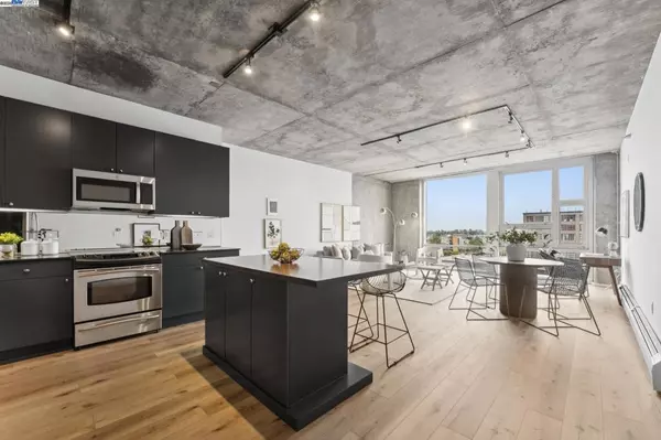 Oakland, CA 94607,311 Oak St #729
