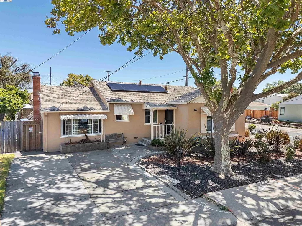 San Leandro, CA 94579,15106 Edgemoor St