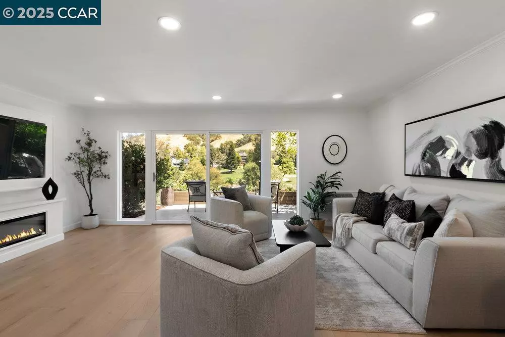 Walnut Creek, CA 94595,3434 Tice Creek Dr #5