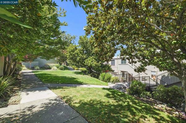 Walnut Creek, CA 94595-0000,1425 Canyonwood Ct. #6