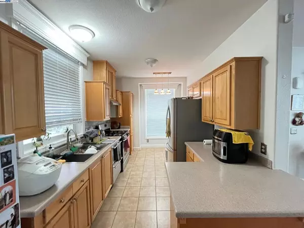 Hayward, CA 94544,29043 Windemere