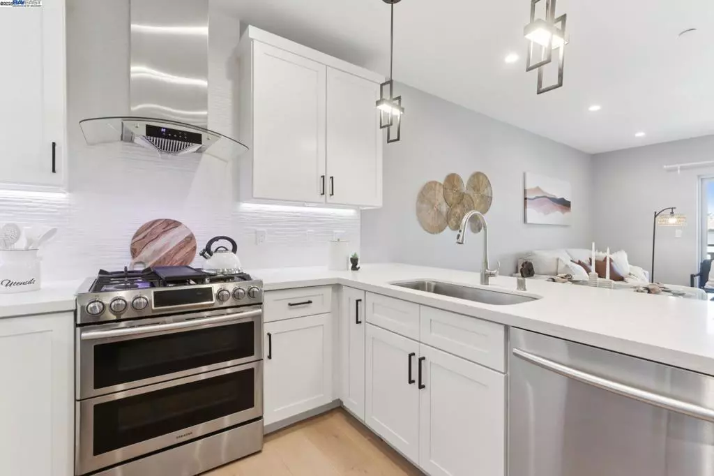 San Carlos, CA 94070,520 El Camino Real #307