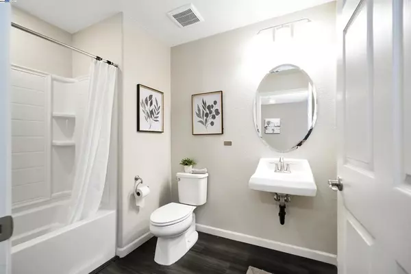 Hayward, CA 94544,26583 Greta Lane