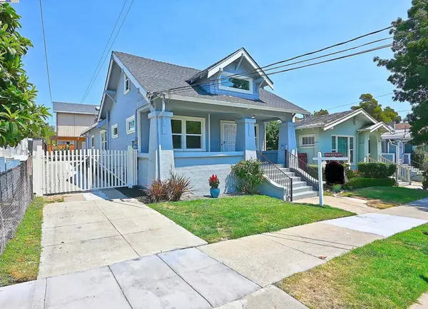3914 Aqua Vista St, Oakland, CA 94601
