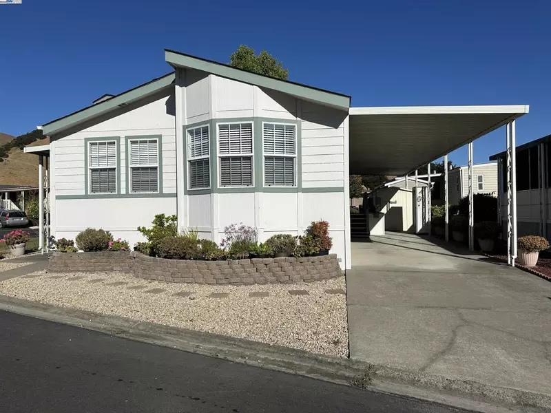 711 Old Canyon Rd, Fremont, CA 94536