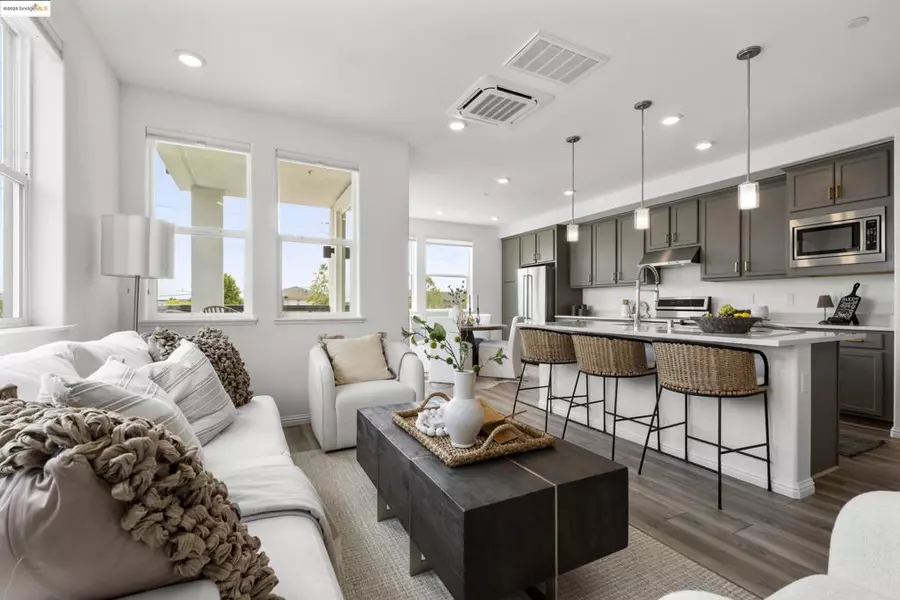 2818 Fifth Street, Alameda, CA 94501