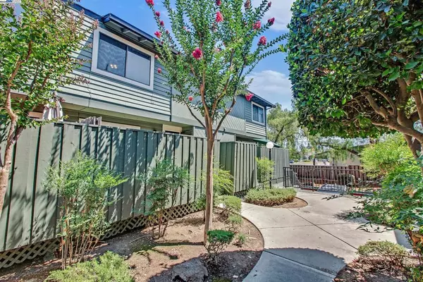 Campbell, CA 95008,2218 Fazeli Court